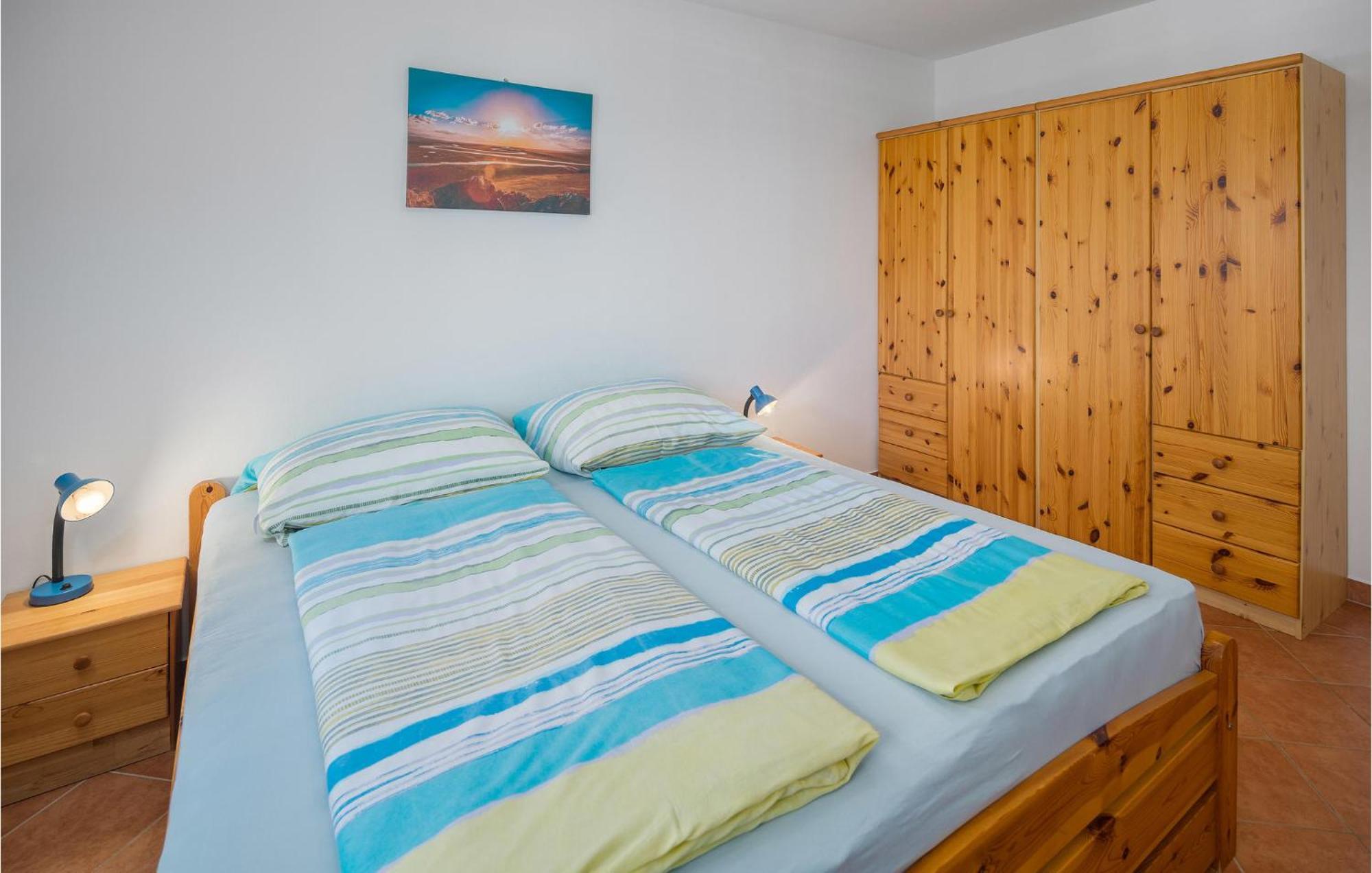 1 Bedroom Beautiful Apartment In Porec Ngoại thất bức ảnh