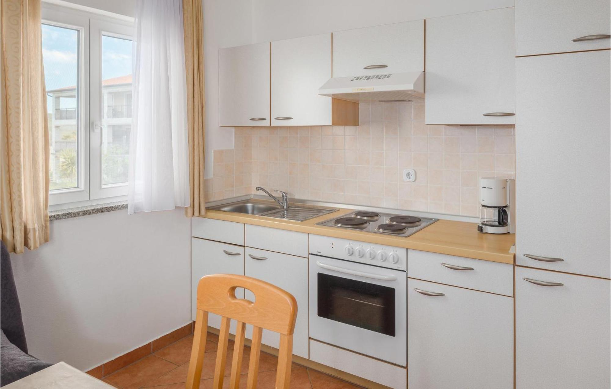 1 Bedroom Beautiful Apartment In Porec Ngoại thất bức ảnh